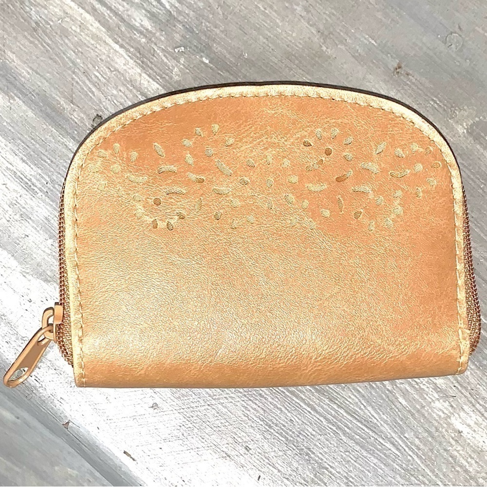 Q&A Small Tan Purse and Wallet - Picture 5 of 14